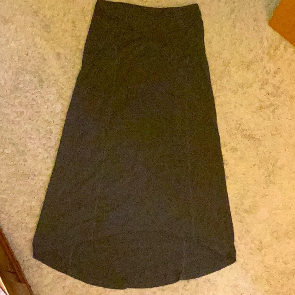Athleta high-lo skirt, size small, green, dark gray